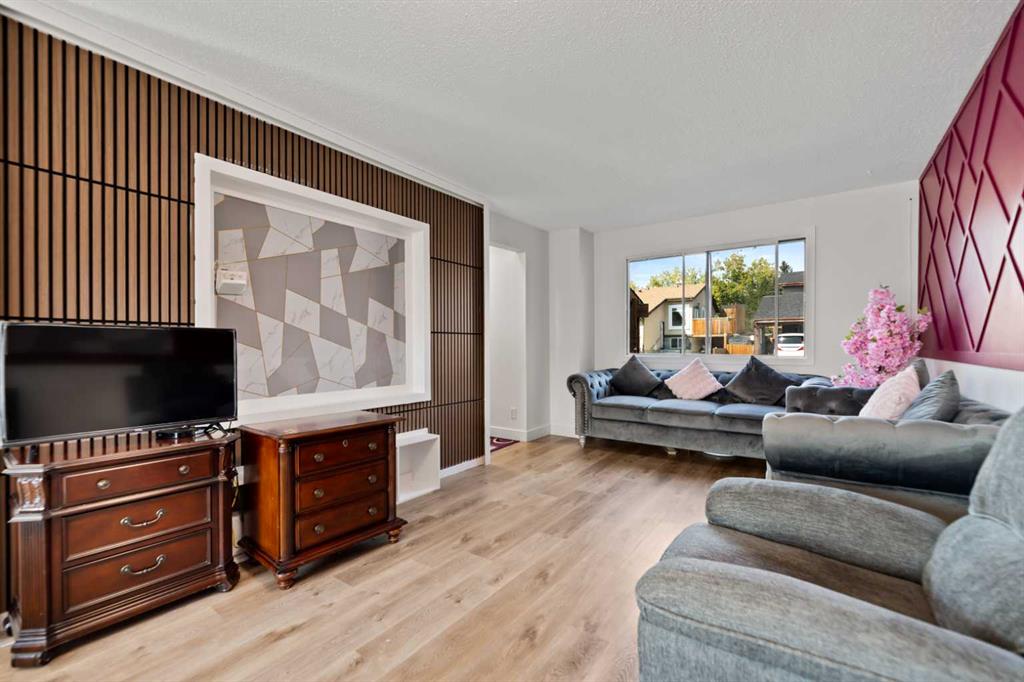 40 Pinecliff Close NE